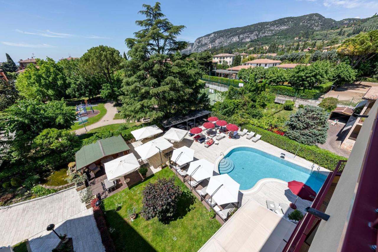 Hotel Imperial ***S Garda  Exterior photo